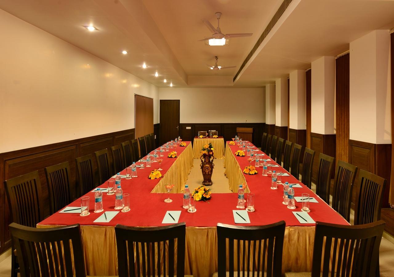M B Greens Clarks Inn Moradabad Eksteriør bilde