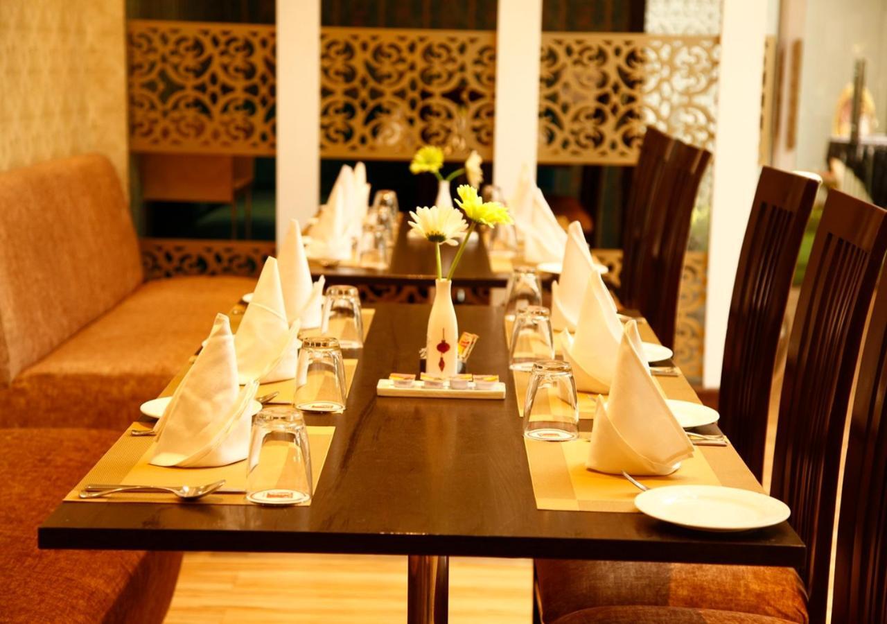 M B Greens Clarks Inn Moradabad Eksteriør bilde